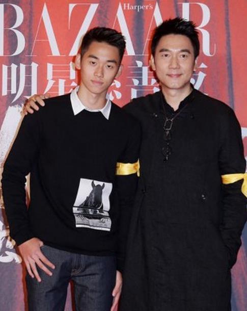 众所周知,林依轮是娱乐圈的隐形富豪,而他的儿子林子濠自然就是名副其实的富二代兼星二代。