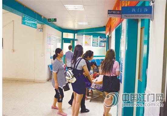 江海区人民医院等设立了“二孩门诊”，因为便利，受到“二孩妈妈”的欢迎。