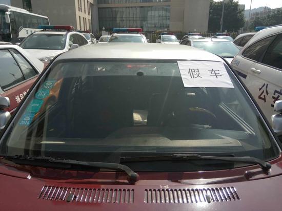 深圳一辆套牌教练车被查获 教练与驾校开撕