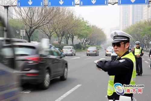 广州三区两天内发生三起摩托事故 5人死亡2人受伤