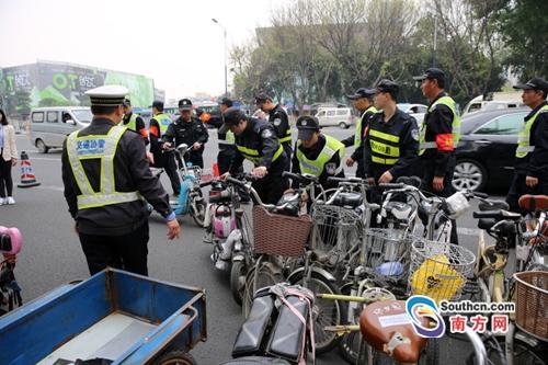 广州三区两天内发生三起摩托事故 5人死亡2人受伤