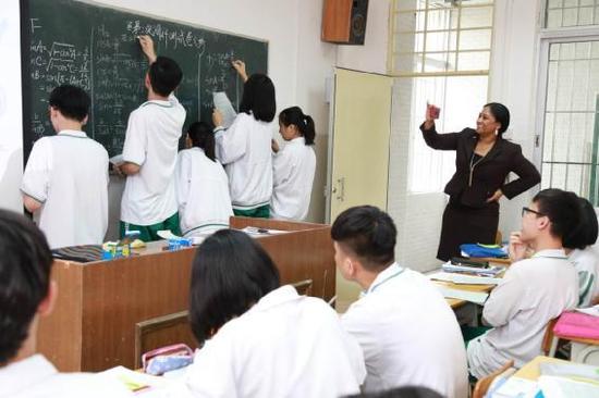 西关培英中学调研课堂