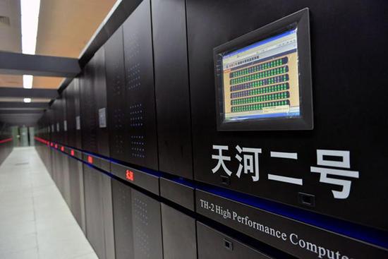位于中大超算中心的天河二号超级计算机 资料图片 南方日报记者 王辉 摄