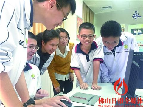 桂江一中再捧全国信息学竞赛省团体个人双料冠