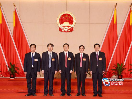 孙新华当选深圳坪山区人大常委会主任 陶永欣任区长