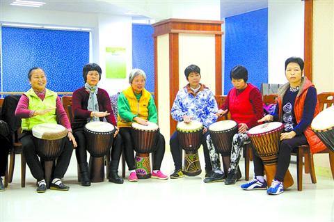 佛山高明开设非洲鼓课程 锻炼长者脑力丰富长