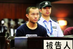 广州中院对过失致老人死亡的何某进行宣判。