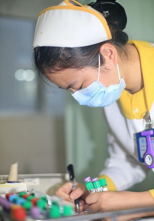 18个小时跟拍医护人员的一天