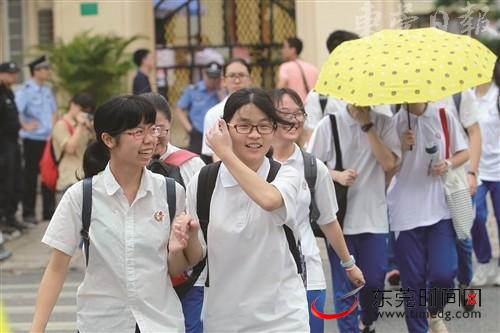 考上理想的大学，除了高考顺利发挥，志愿填报也相当重要（记者 杨泽彬 摄）