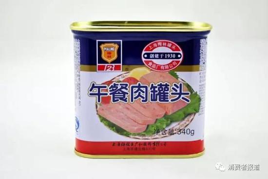 ▲上海“梅林”午餐肉罐头的国内常见包装是这样的