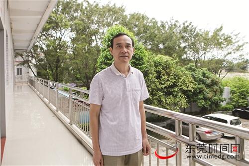 上周五,丁玉焜谈起当天救起两位溺水小伙的情形 莞城供图