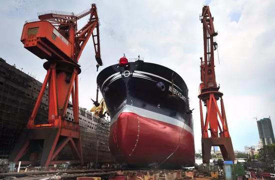 2017年7月10日,广船国际荔湾厂区3号船台建造的最后一艘船下水。