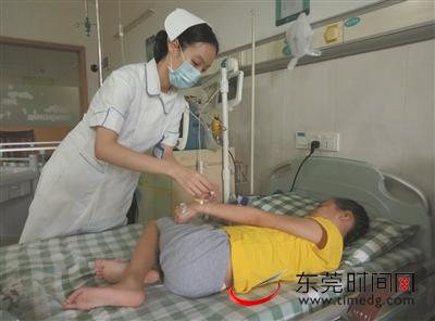 贫困人口的生计特征_贫困山区的孩子图片(3)