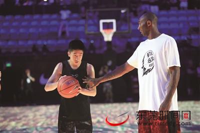 杨建明的球技曾受到NBA球星科比的表扬 通讯员 刘玲莉 摄