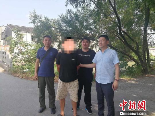     图为：智小亮被警方抓获。永嘉警方供图