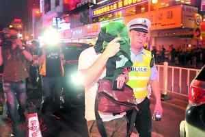一名男子涉嫌酒驾被查。 广州日报记者杨耀烨 摄