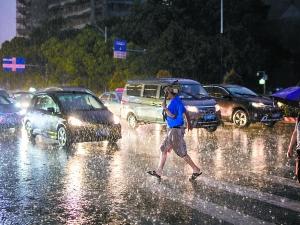 “天鸽”未到，大雨先行。广州日报全媒体记者陈忧子摄