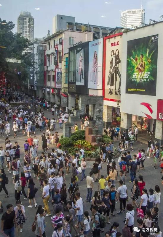 △北京路地处广州市中心,是广州城建之始所在地,也是广州历史上最繁华的商业集散地。