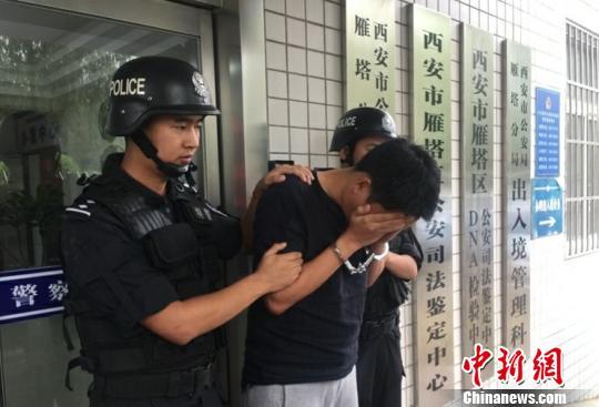 男子杀人后潜逃十五年，近日被警方抓获。　警方供图　摄