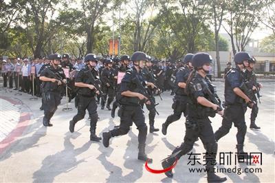 东莞公安集结重兵，亮剑“两抢”犯罪 资料图（记者 陈帆 摄）