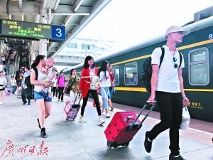 东莞东站预计十一长假期间将迎来客流高峰。