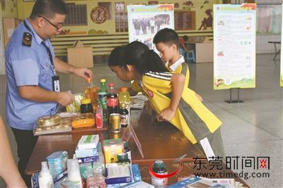 学校开展食品药品安全进校园活动
