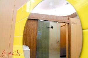 设在华南MALL天和百货的母婴室色彩温馨。广州日报全媒体记者卢政摄