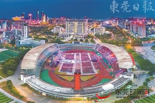 每天绽放新精彩(巫业通 摄)