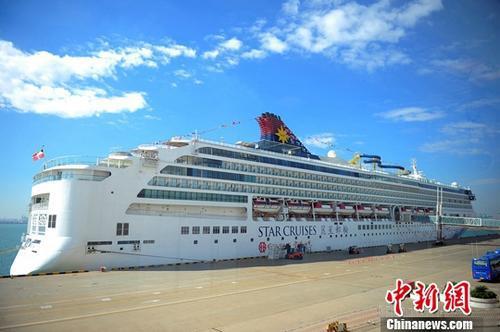 丽星邮轮(资料图)。中新社记者 佟郁 摄