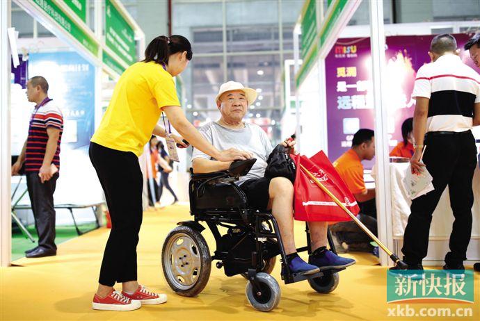 ■广州市老龄化程度不断加深，老年人对于医疗服务的需求不断扩大。　新快报记者　龚吉林/摄（资料图）