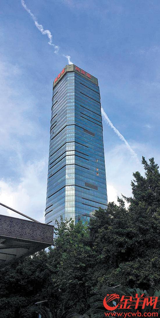 17日,万菱汇管理方已检查大楼外立面