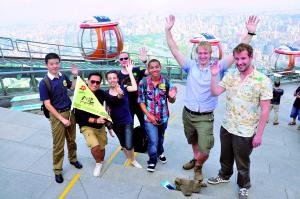 广州塔吸引众多国内外游客到访。