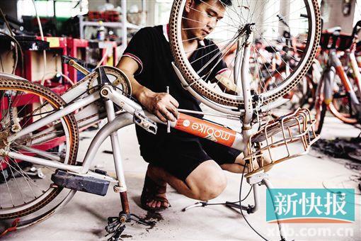 ■近日，摩拜宣布回收六万辆废旧故障共享单车。新快报记者 毕志毅/摄