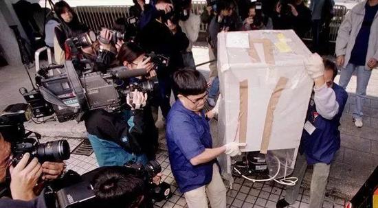 香港碎尸案宣判:凶手被判终身监禁 五度出门丢