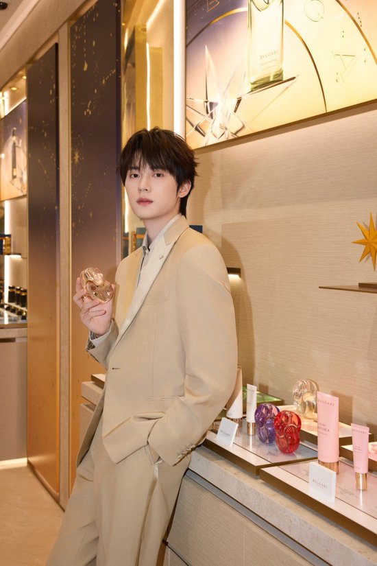 宝格丽香氛亚太区品牌大使周翊然