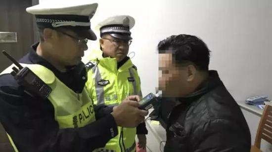 处理结果交警对这次事故分两宗事故处理: