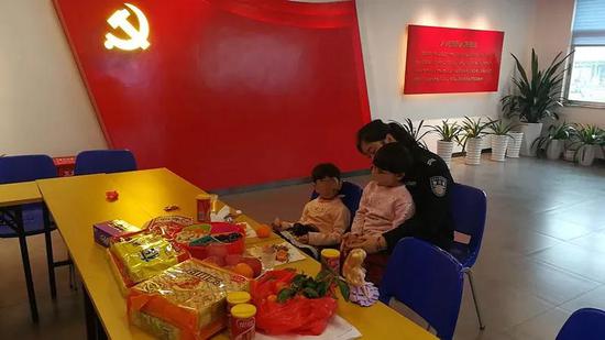 董卿说过:你想要孩子成为什么样的人,你就先做什么样的父母。