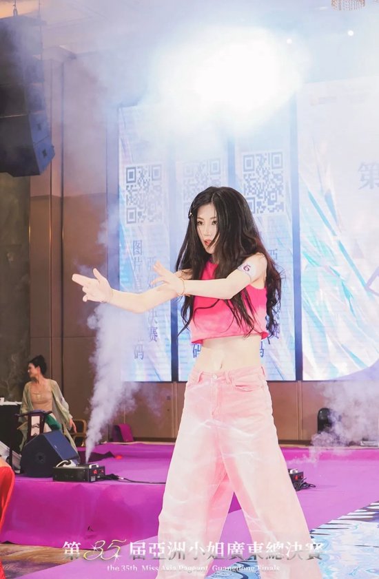 6号徐莹(韩国女团舞)