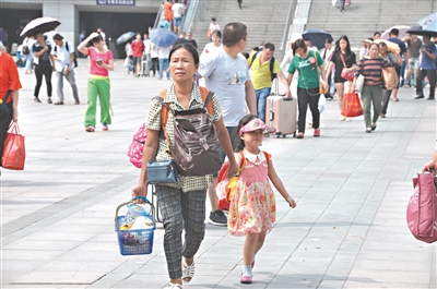 东莞东火车站最高日发送旅客约2万人次 小候鸟返乡
