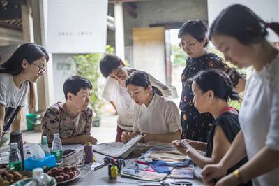 景客凌祠堂如今是女红学堂。