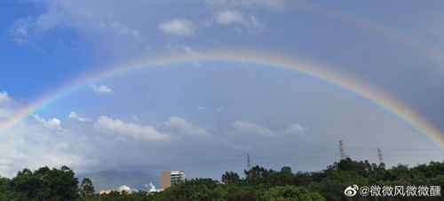 雨后彩虹。來自@微微風微微醺，攝于珠海