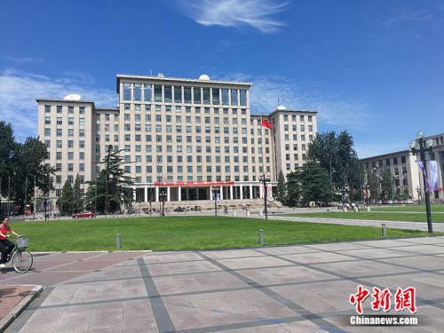 资料图:清华大学主教学楼 中新网记者 张尼 摄