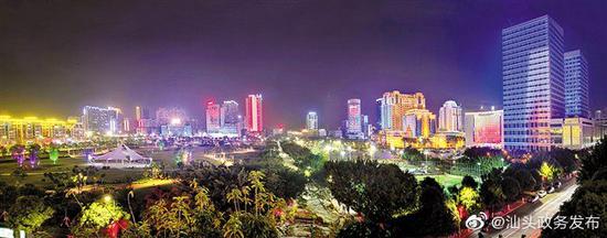 汕头市区夜景 微博@汕头政务发布 资料图