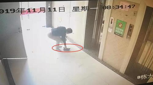 钱包被一个 阿姨捡到