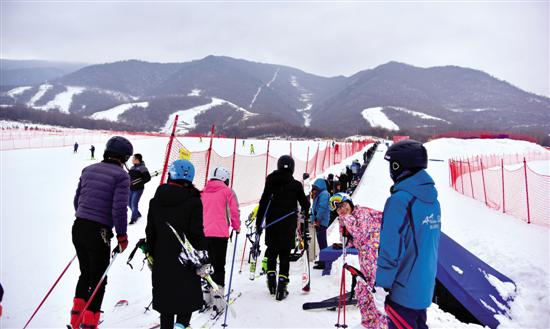 宝鸡鳌山滑雪场。