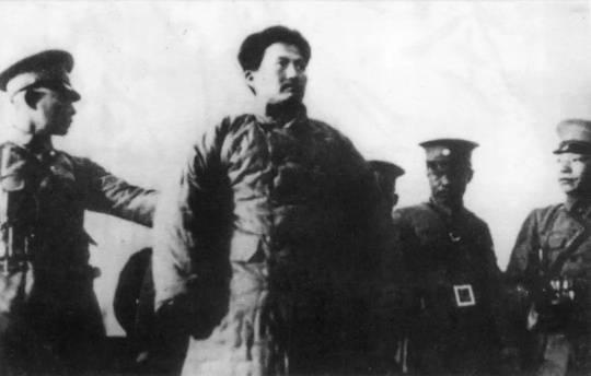 方志敏在南昌豫章公园被“示众”(摄于1935年2月7日)