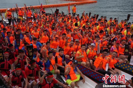 图为桂粤龙舟争霸赛参赛队伍。 赵琳露 摄