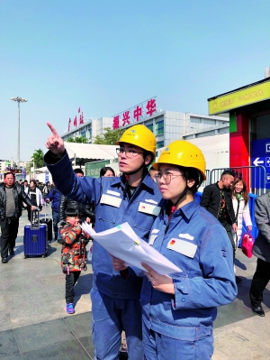 春运期间，广州越秀供电局发电车班青年员工坚守在火车站保供电最前线。
