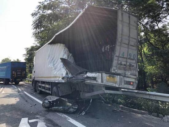 粤B号牌货车 图
