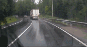 减少并线、超车